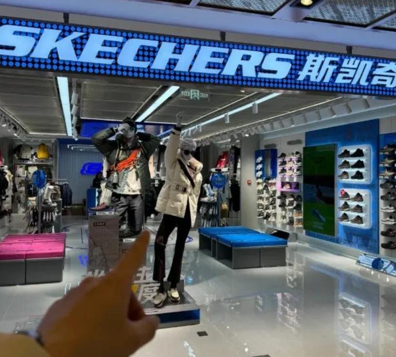 雄鹿队防守崩盘，惨遭对手狂轰猛炸，社区支持设备阅读社会标题设计.的简单介绍