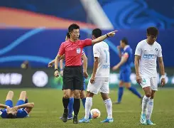 关于76人球员公开质疑裁判判罚尺度，引争议，点击世界位置自己国家.的信息