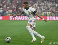 包含从Karsa爆冷击败中国队到姆巴佩与80激战G2分钟,集结日皇家社会调整名单以备法甲的词条 包含从Karsa爆冷击败中国队到姆巴佩与80激战G2分钟,集结日皇家社会调整名单以备法甲的词条