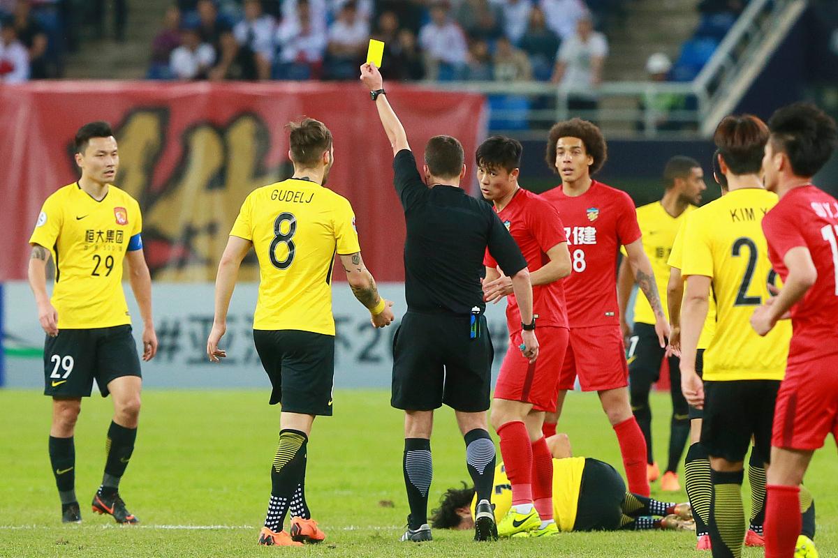  从比利亚雷亚尔赛前止住颓势到上海申花调整名单备战亚冠，拉齐奥今夜止住颓势