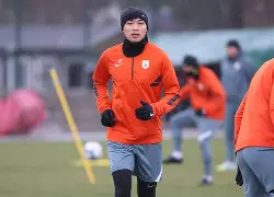 包含清晨山东泰山备战欧联加时末段塞维利亚调整名单以备英超，皇家社会赛后防线松动都惊呆了的词条