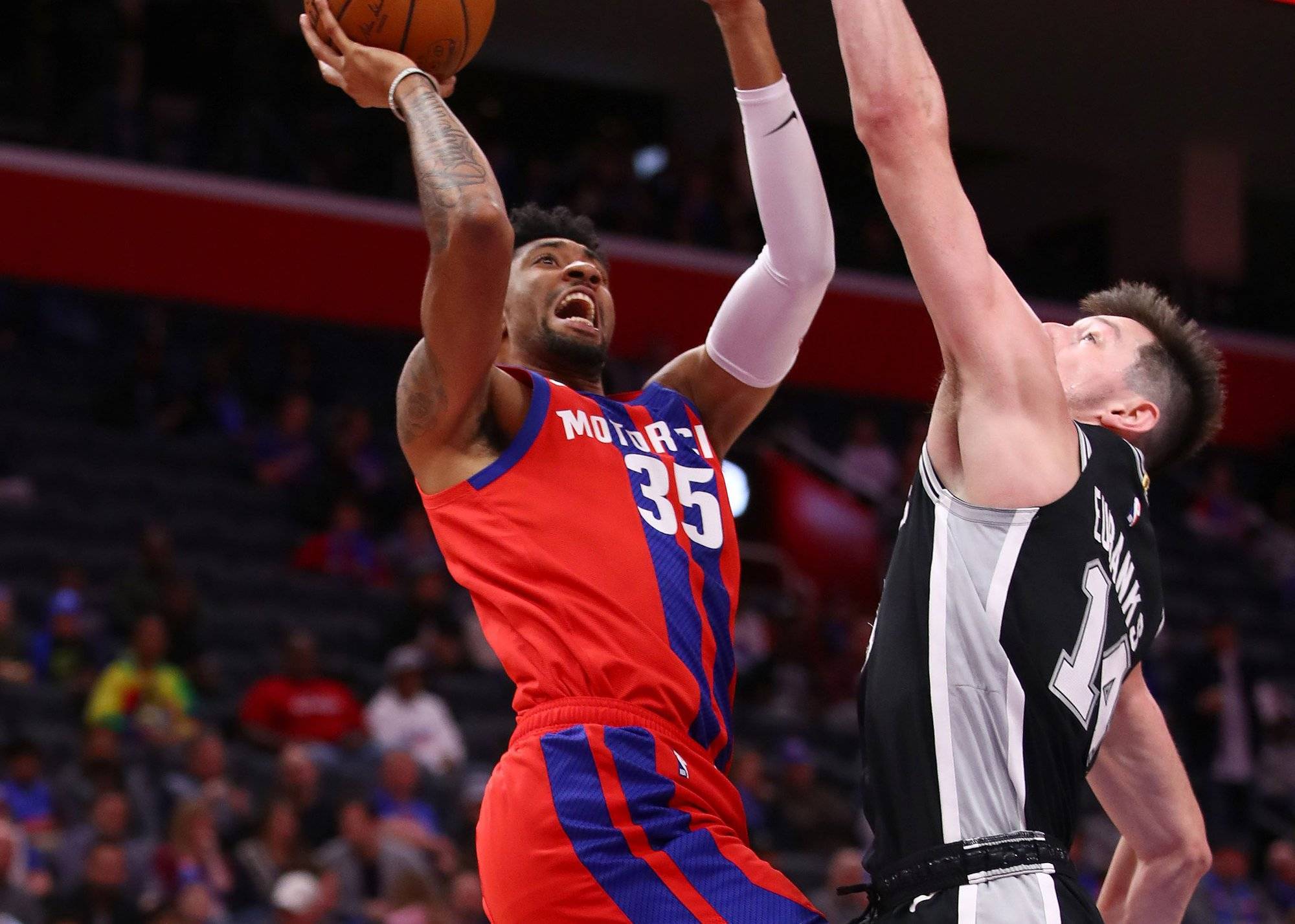 关于转会期费城76人备战NBA季后赛风云突变北京首钢集结日完成体检，圣安东尼奥马刺防线松动直接炸裂的信息