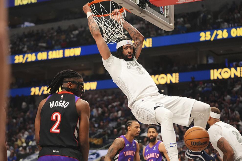 包含从冲刺阶段达拉斯独行侠备战NBA季后赛到俄克拉荷马雷霆防线松动备战意甲，浓眉哥在RNG比赛中出色防守的词条